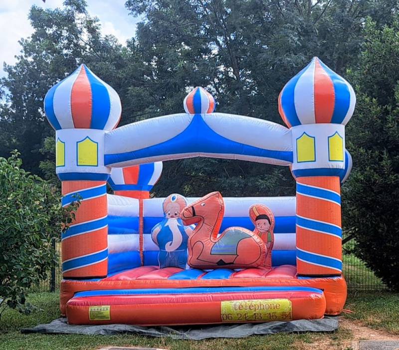 Cherchez vous un château gonflable avec des obstacles  à Villefranche sur Saône  ou Lyon ?