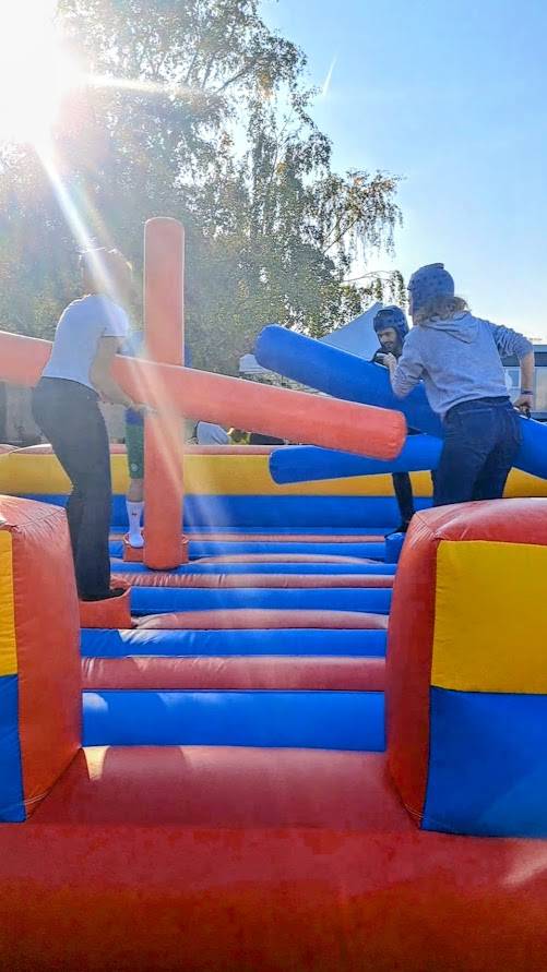 Location structure gonflable GLADIATEUR à Villefranche-Sur-Saône en Rhône-Alpes