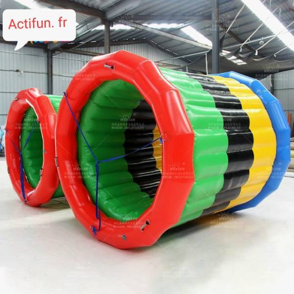Location de structure  gonflable ROULEAU de marche à Lyon .